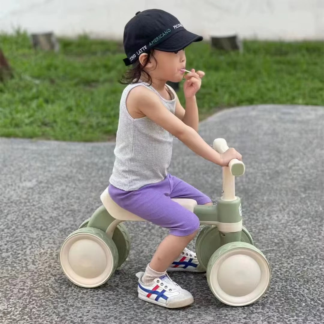 Bicicletă fără pedale pentru copii – Model „SQUIRREL” | Stabilă, silențioasă și perfectă pentru primii pași pe roți - bebiti.ro